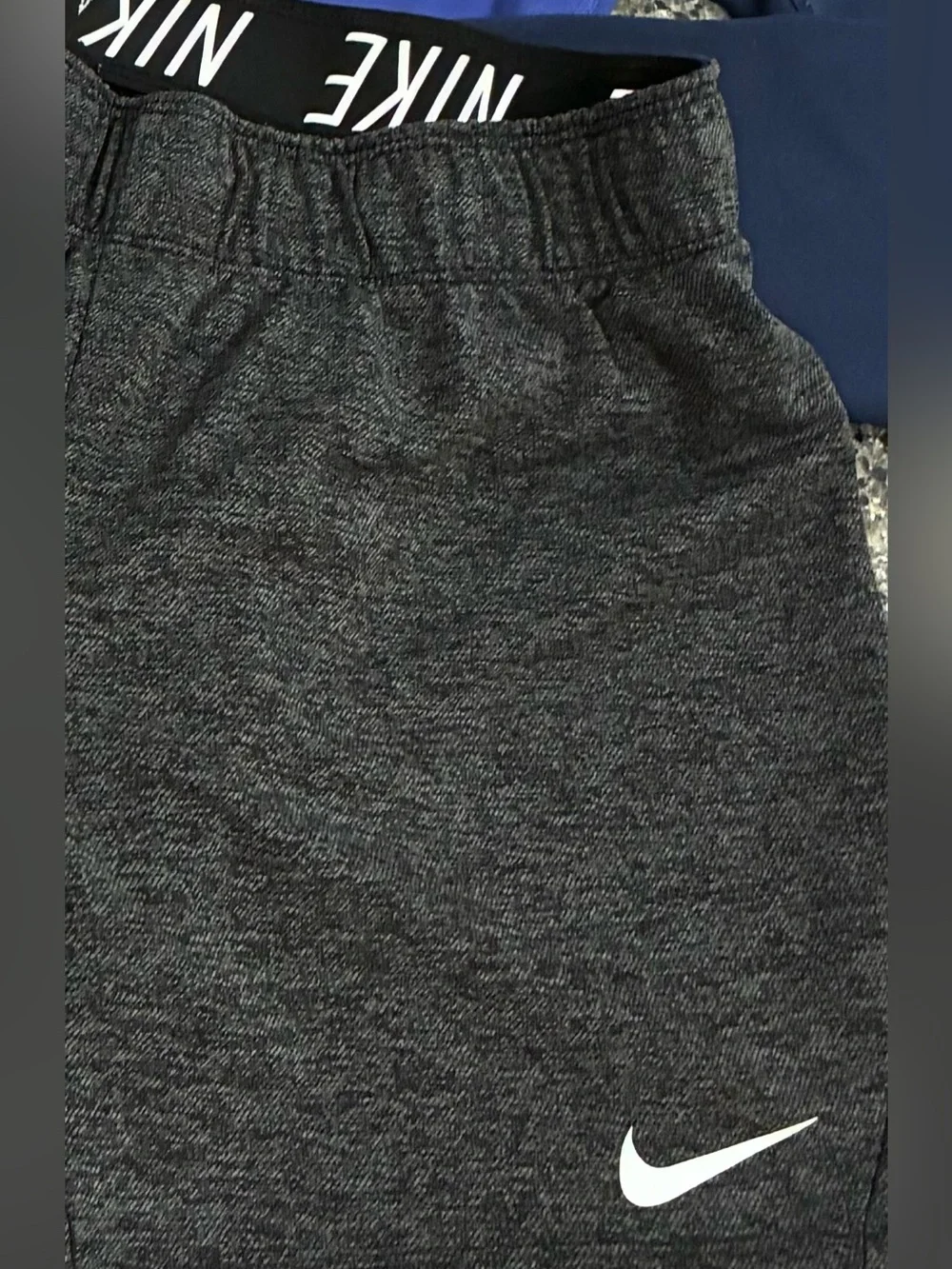 Women’s NIKE Hoodie Sweatshirt & Athletic Shorts, sz Medium